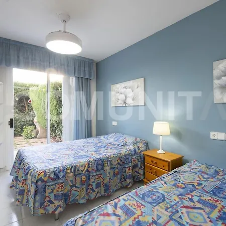 Céntrico Con Piscina Y Aparcamiento