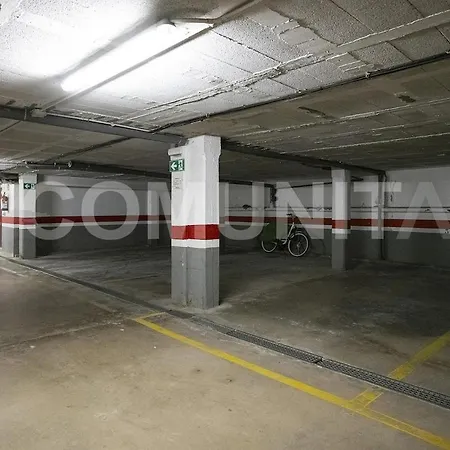 Céntrico Con Piscina Y Aparcamiento *